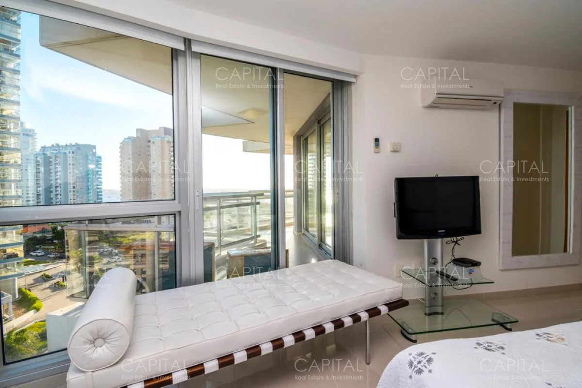 Apartamento en Playa Mansa, propiedad 281516 -Imagen 10