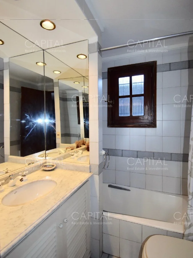 Casa en Playa Mansa, propiedad 281540 -Imagen 11