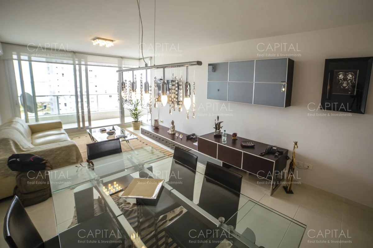 Apartamento en Playa Mansa, propiedad 281569 -Imagen 2