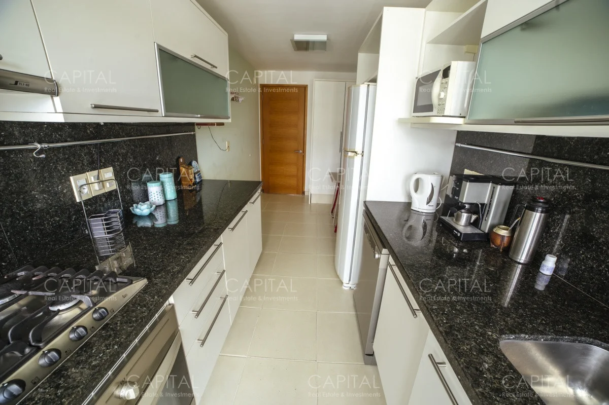 Apartamento en Playa Mansa, propiedad 281569 -Imagen 16