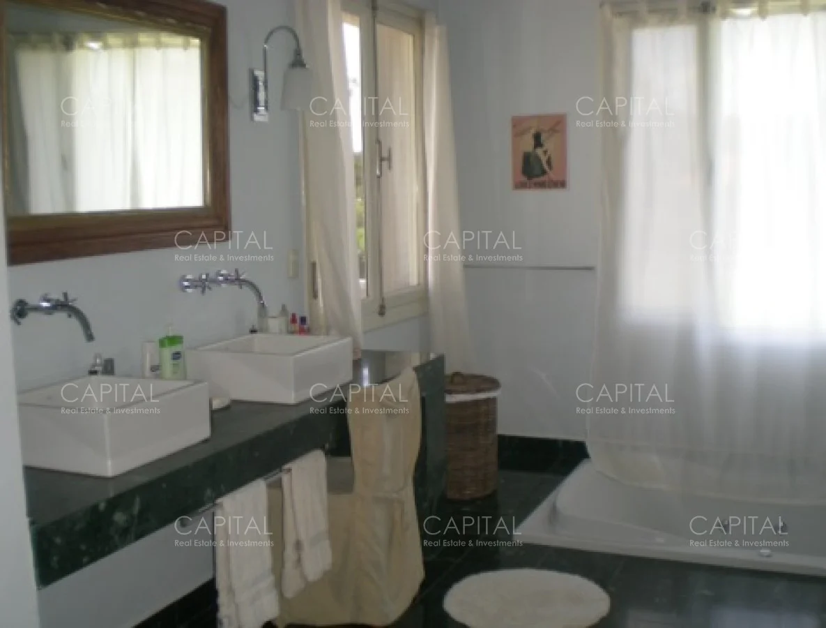 Casa en Playa Mansa, propiedad 281595 -Imagen 21