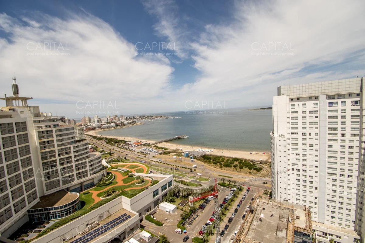 Apartamento en Playa Mansa, propiedad 281600 -Imagen 1