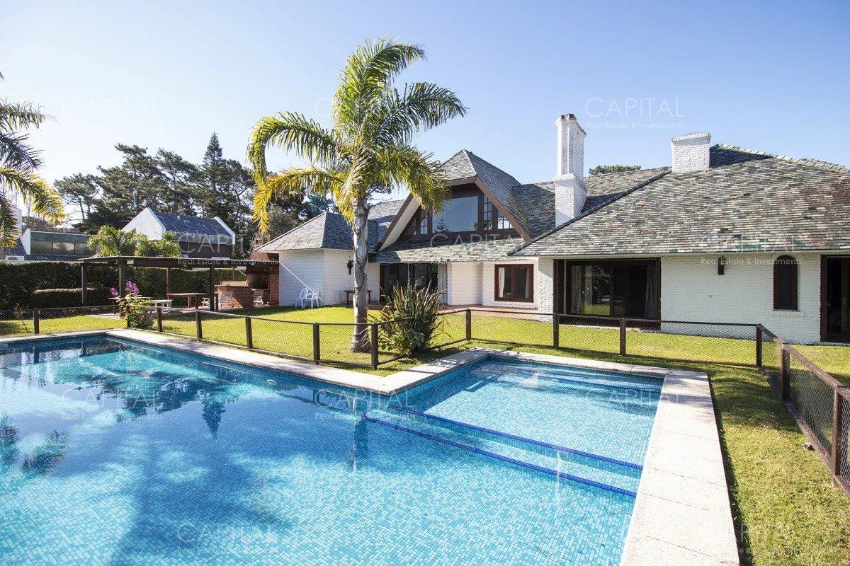 Casa en Playa Mansa, propiedad 281721 -Imagen 1