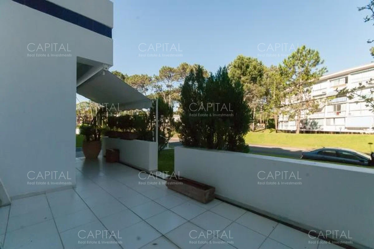 Apartamento en Playa Mansa, propiedad 281782 -Imagen 21