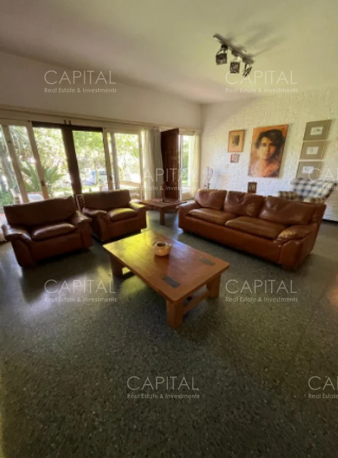 Casa en Playa Mansa, propiedad 281830 -Imagen 2