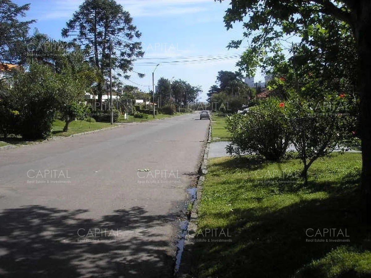 Casa en Playa Mansa, propiedad 281830 -Imagen 24