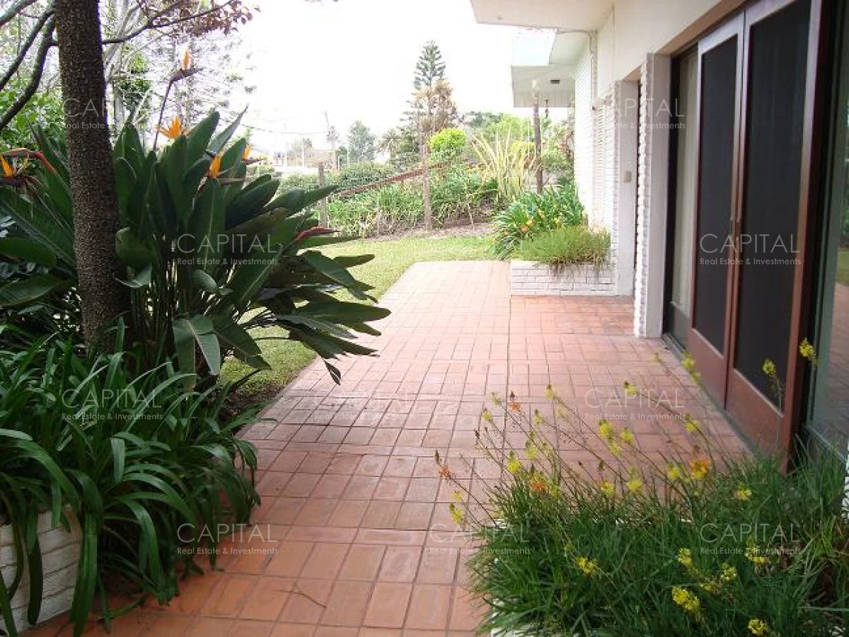 Casa en Playa Mansa, propiedad 281830 -Imagen 6
