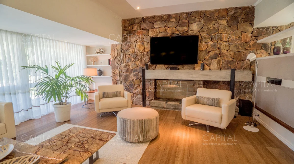 Casa en Playa Mansa, propiedad 281834 -Imagen 4
