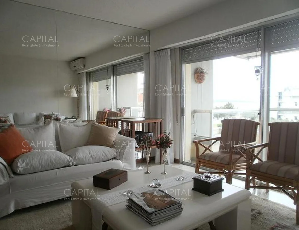 Apartamento en Playa Mansa, propiedad 281973 -Imagen 2