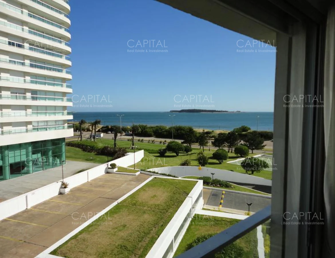 Apartamento en Playa Mansa, propiedad 281986 -Imagen 2