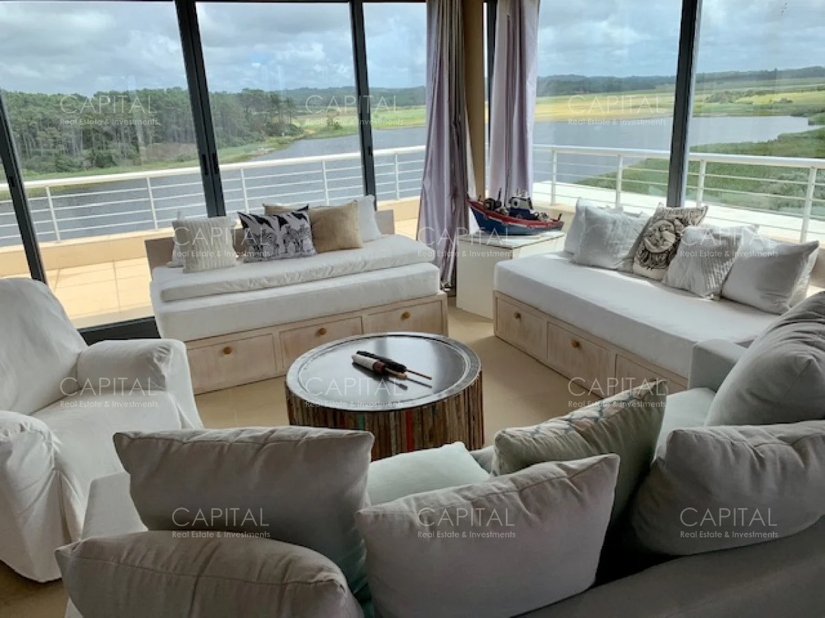 Apartamento en Playa Mansa, propiedad 282719 -Imagen 2