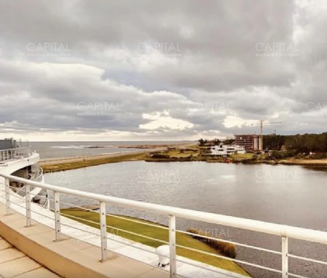 Apartamento en Playa Mansa, propiedad 282719 -Imagen 8