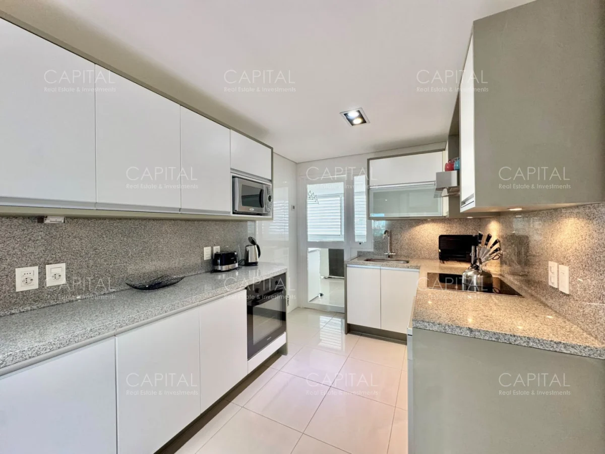 Apartamento en Playa Mansa, propiedad 285377 -Imagen 12