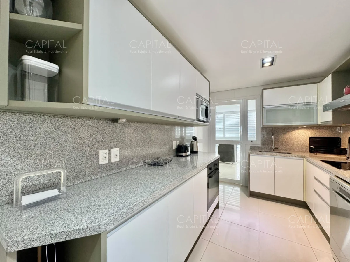 Apartamento en Playa Mansa, propiedad 285377 -Imagen 13
