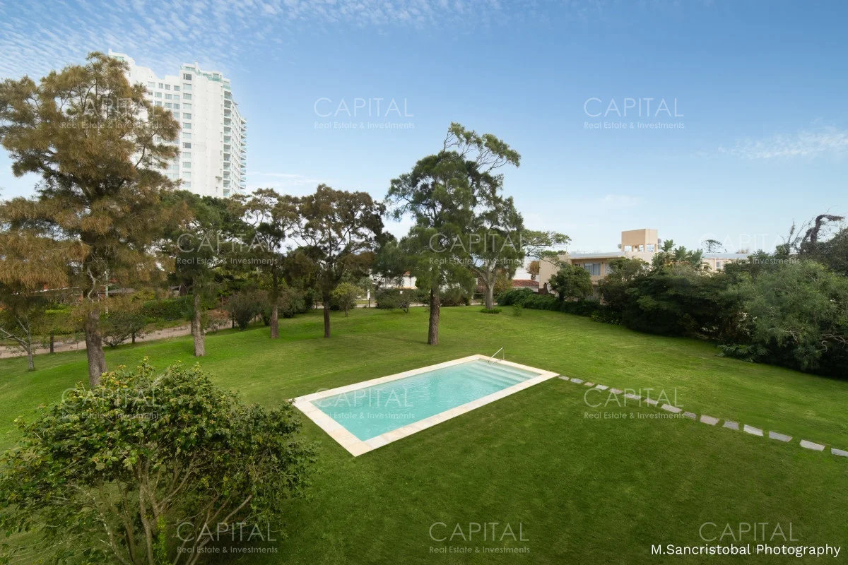 Casa en Playa Mansa, propiedad 289373 -Imagen 2