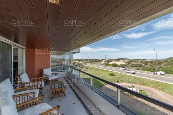 Apartamento en venta en primera línea Playa Brava