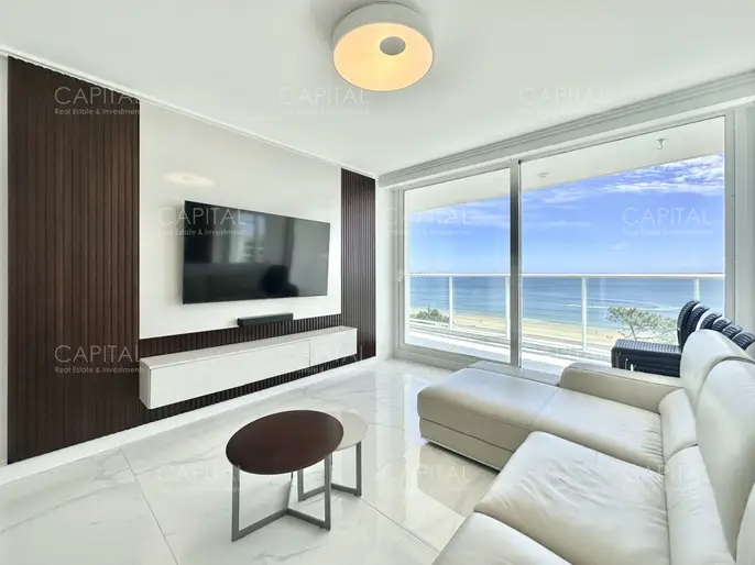 Apartamento de tres dormitorios en suites en Paramount Smart Tower en Alquiler