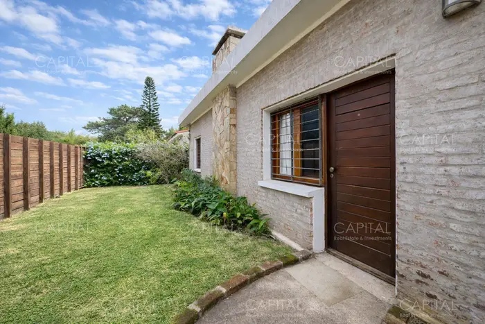 Casa en Venta en Nuevo Cantegril Tres Dormitorios