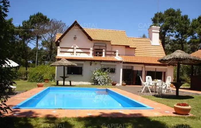 Casa 3 dormitorios parrillero y cocina