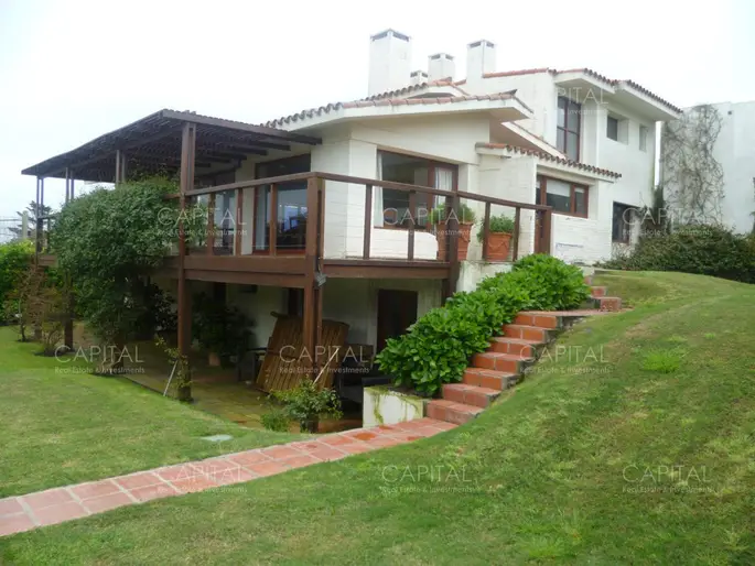 Casa con 6 dormitorios y piscina de la ruta al mar La Barra