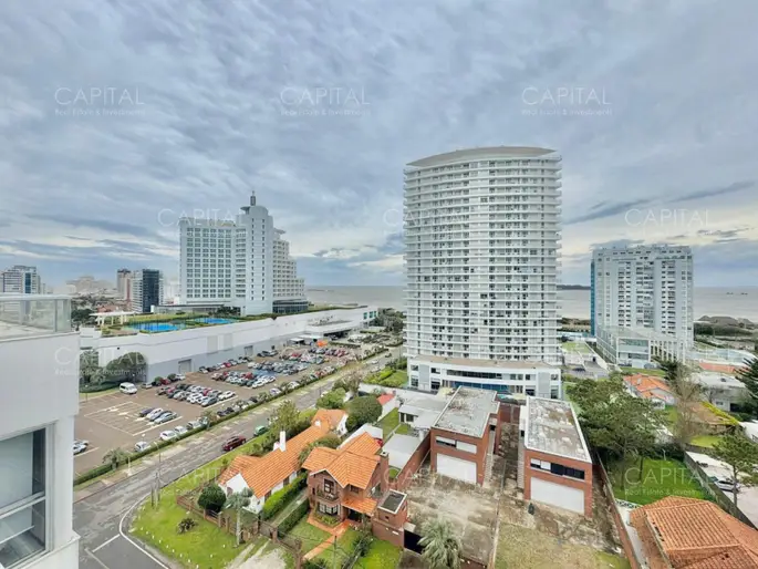 Apartamento en venta en Playa Mansa Punta del Este