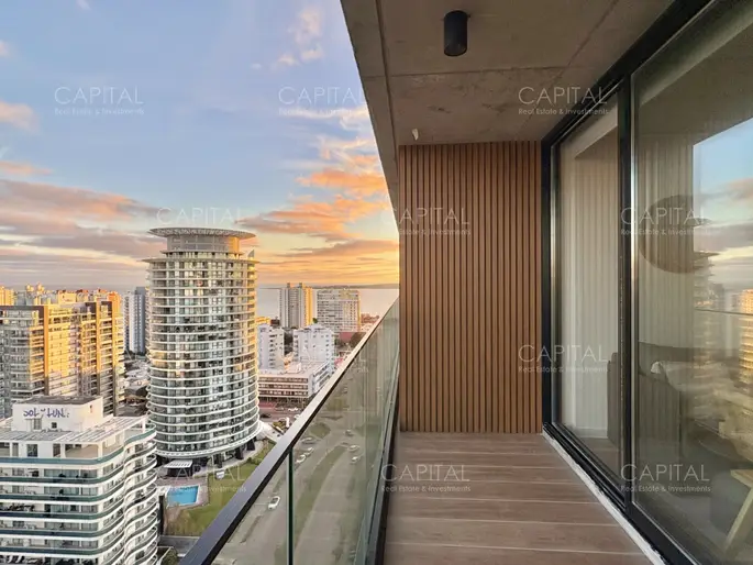 Apartamento en Torres del Este de un dormitorio y un baño en venta