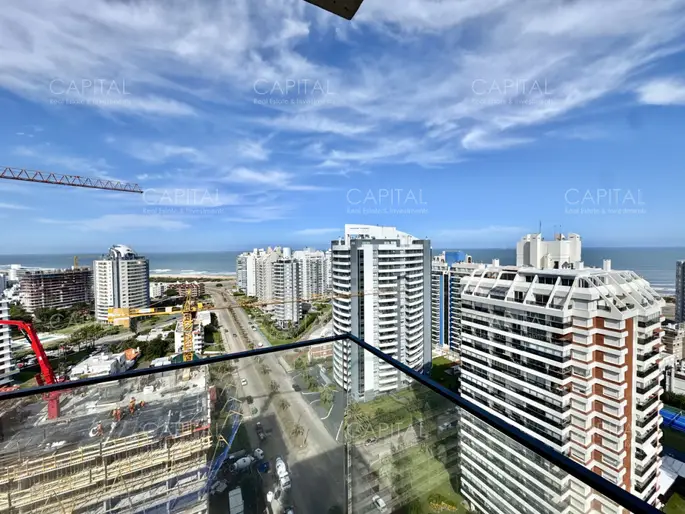 Venta de apartamento en Torres del Este de dos dormitorios