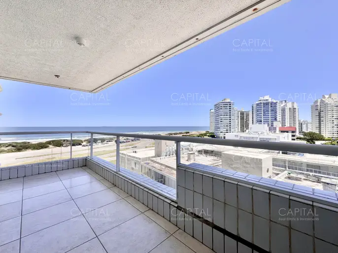 Apartamento en Playa Brava Primera Fila en Alquiler