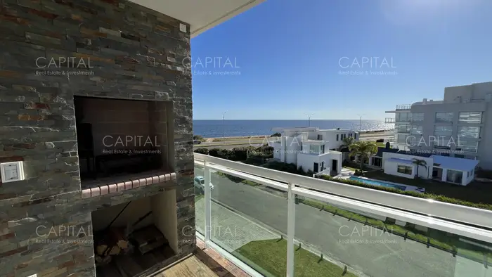 Apartamento en Alquiler de 2 dormitorios en Playa Mansa Punta del Este