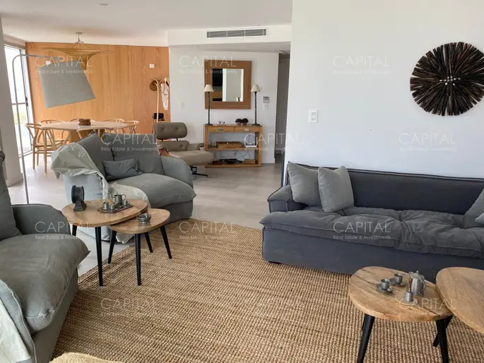 Penthouse Duplex en edificio Isabel en playa Mansa Punta del Este