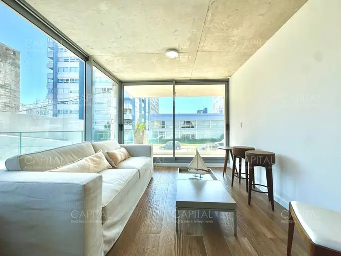 Apartamento de 2 Dormitórios a estrenar.