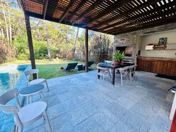 Casa de cuatro dormitorios en venta en Solanas