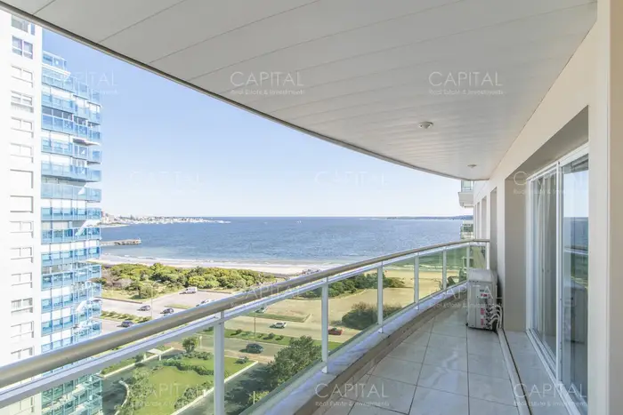 Apartamento de tres dormitorios en Coral Tower en alquiler Temporal
