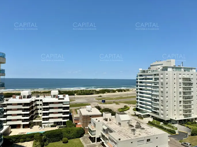 Apartamento  Icon Brava en Alquiler de Tres Dormitorios
