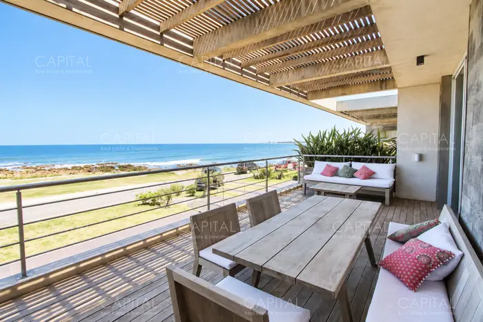 Duplex frente al mar en La Barra con espectacular vista al mar