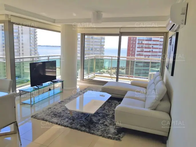 Apartamento de dos dormitorios en venta en Imperiale.