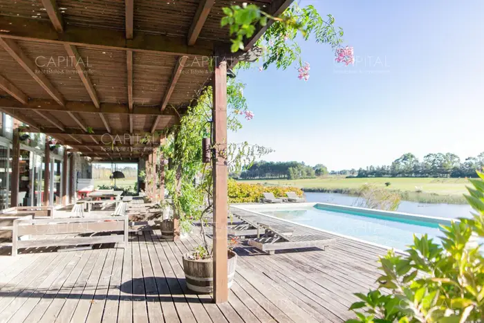 Venta de Chacra con Casa en La Barra de Punta del Este