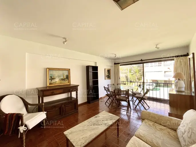Apartamento en Venta de Tres Dormitorios en Primera Linea de Playa Mansa