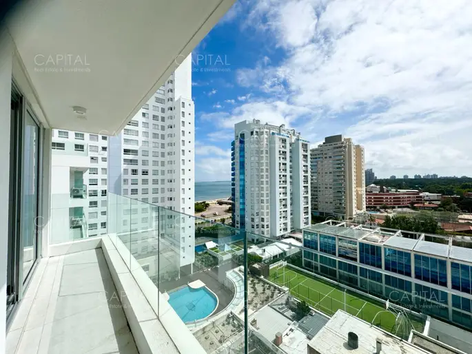 Saint Honore de un dormitorio, apartamento frente al mar en Playa Mansa en Venta