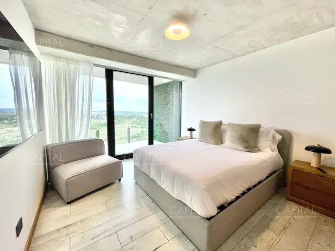 Apartamento de lujo en Surfside – Quinta Planta con Vistas Increíbles