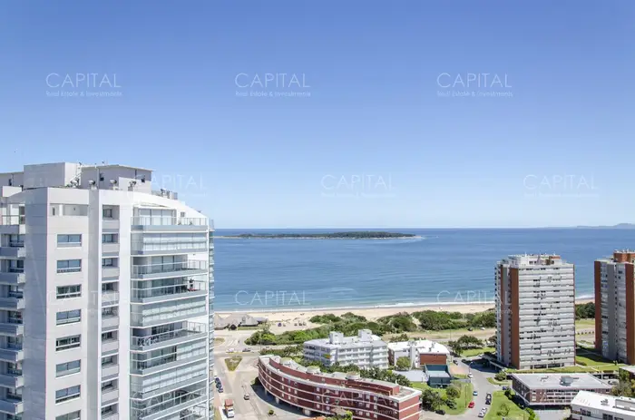 Miami Boulevard de dos dormitorios en venta, Playa Mansa, Punta del Este