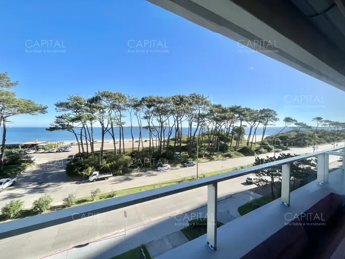 Departamento Reciclado en Playa Mansa Punta del Este en Venta
