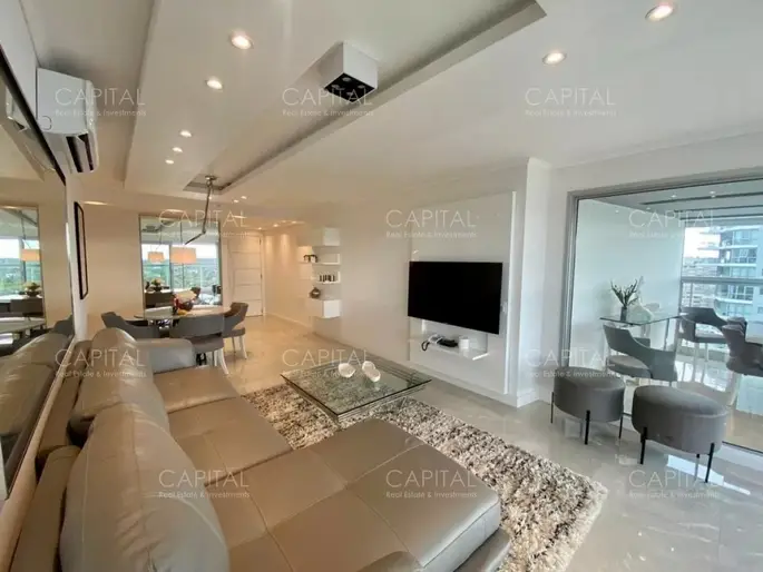 Apartamento de dos dormitorios en Alquiler Temporal, Playa Mansa, Punta del Este