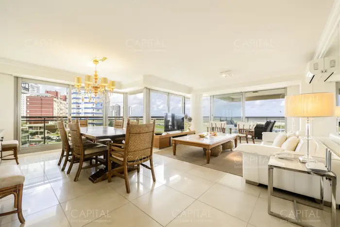 Imperiale Esquinero Departamento en Venta de Tres dormitorios en Playa Brava