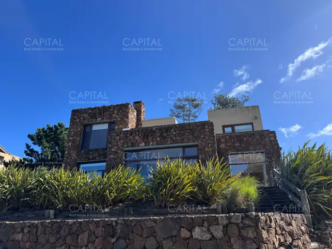 Laguna Blanca, barrio cerrado excelente residencia