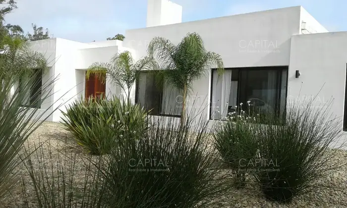Casa de dos dormitorios, en la Barra en Alquiler