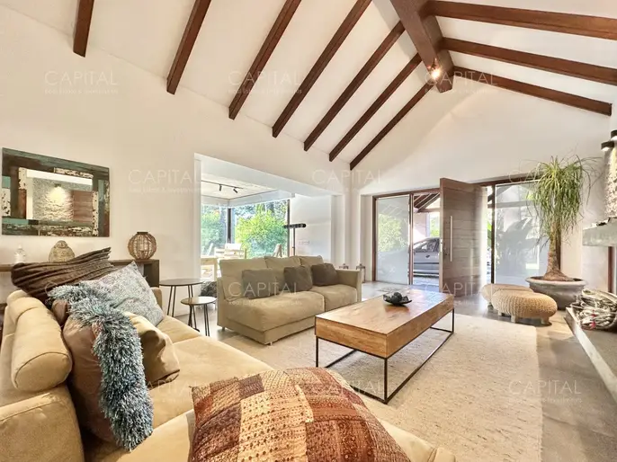 Casa en Venta Cuatro Dormitorios + Dependencia en San Rafael