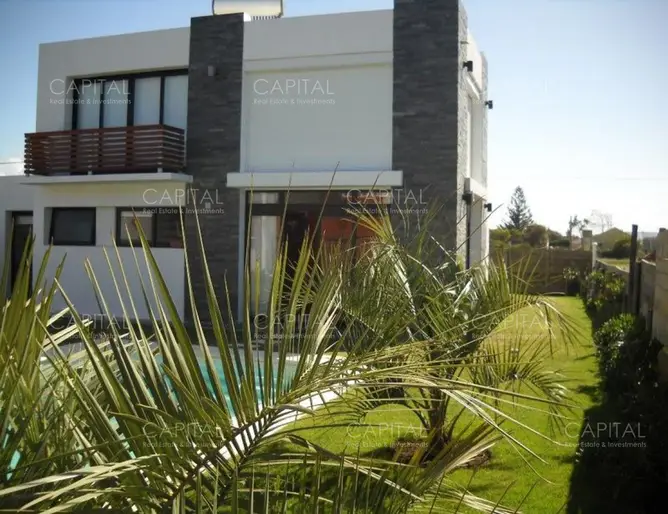 Moderna Casa de Tres Dormitorios en Manantiales - Blno. BsAs Punta del Este