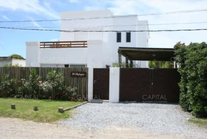 Linda casa con excelente ubicación  en dos plantas en alquiler La Barra
