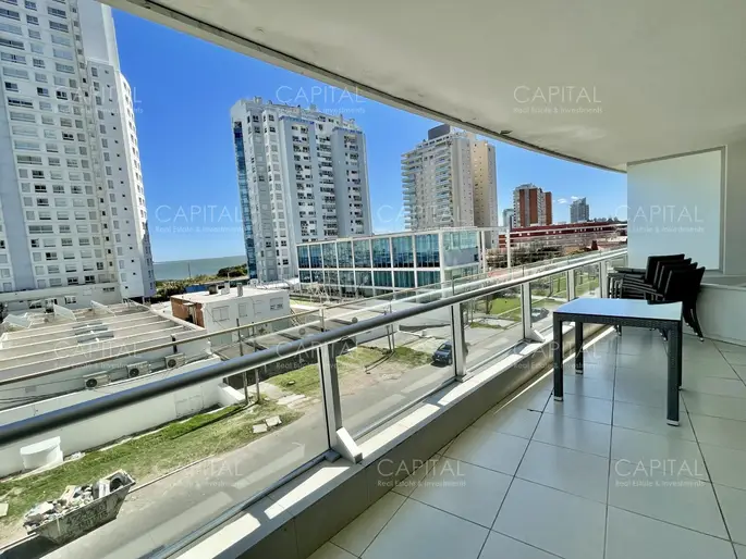 Season Tower Punta del Este Departamento en Venta